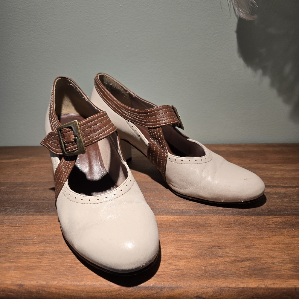 Re-mix Deluxe Vintage Classics Shoes, White And Brown Deco Heel Size 8 - Picture 6 of 6